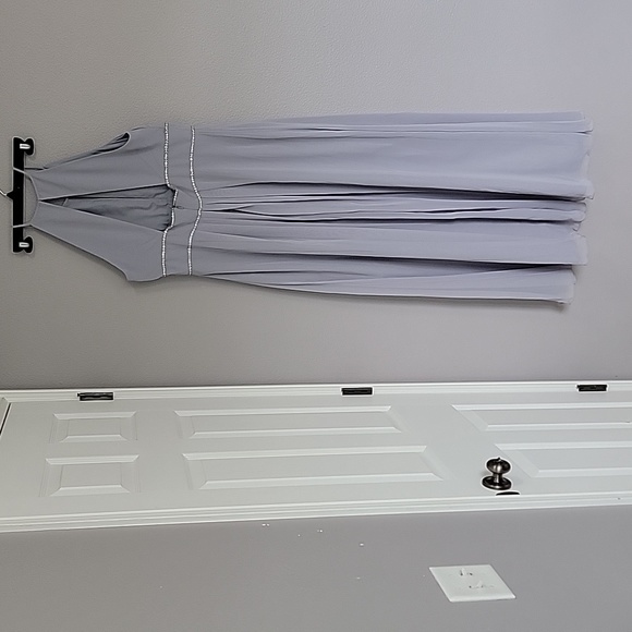 Jenny Packham Women's Chiffon, Platinum Blue Dress/Size 18. - Picture 5 of 13